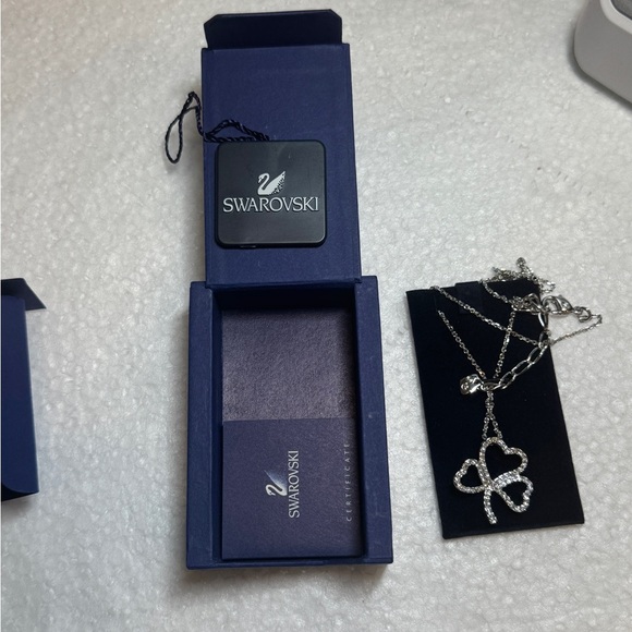 Swarovski Clover Necklace 38557, 42.5cm, , Waterproof, New in a Box - Picture 9 of 12